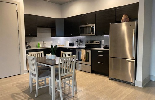Fort Worth Casa | Magnolia Walks ~ City Chic Comfort ~ Med District!