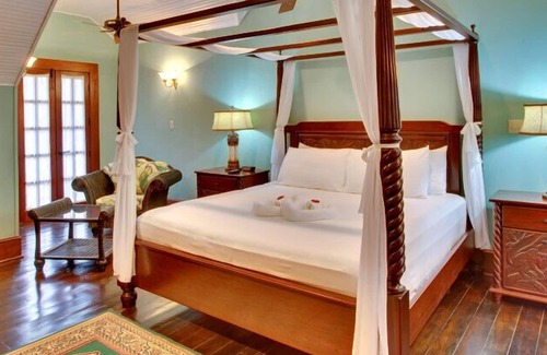 Bullet Tree Falls Complejo | Mahogany Hall Boutique Resort