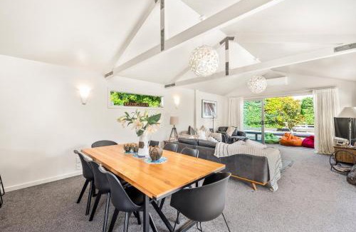 Waitahanui Casa | Mahuta Maison - Lake Taupo Holiday Home