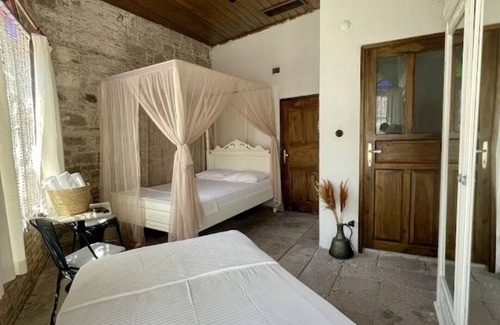 Ayvalik Hotel | Mahzen Küçükköy