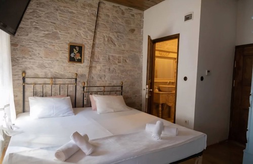 Ayvalik Hotel | Mahzen Küçükköy