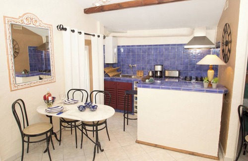 Le Suquet Apartamento | Maillot-0008-Provençal charm inside and outside