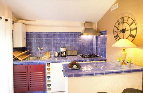 Le Suquet Apartamento | Maillot-0008-Provençal charm inside and outside