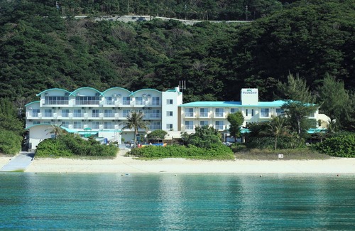 Tokashiki Hotel | Main building ocean side western style triple room with unit bath Dinner and breakfast / Shimajiri-gun Okinawa