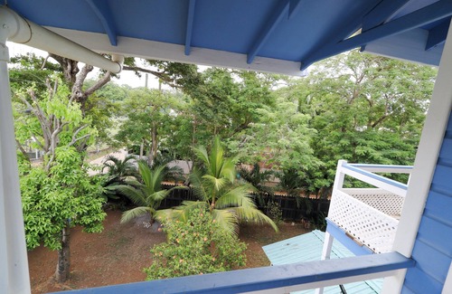 Isla de Utila Apartamento | Main Floor at The Gardens!