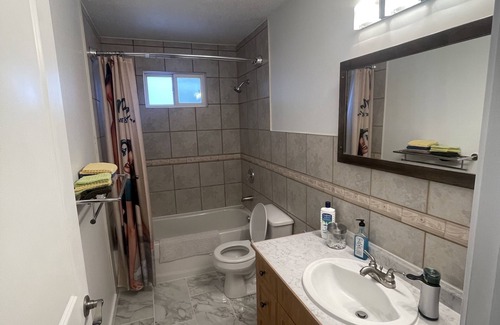 Vernon Casa | Main floor with own entrance, walking distance to downtown, 5 min from the beach