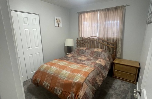 Vernon Casa | Main floor with own entrance, walking distance to downtown, 5 min from the beach