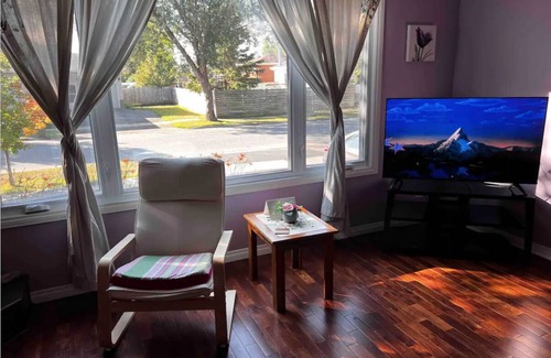 Thunder Bay Casa | main level in prestigious area