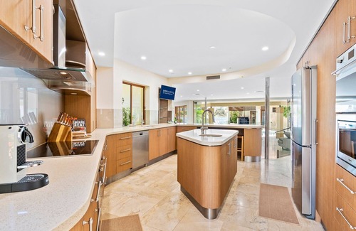 Southport Casa | Main River Grandeur Mansion, 4 Bed, Pool & Sauna