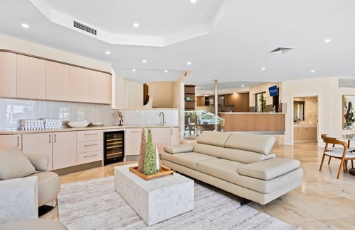 Southport Casa | Main River Grandeur Mansion, 4 Bed, Pool & Sauna