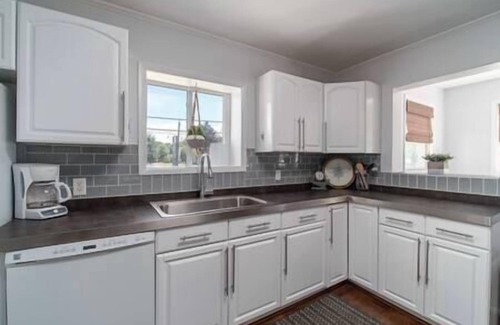 Bemus Point Casa | Main St Bemus-HOT TUB-1 Block from Lake