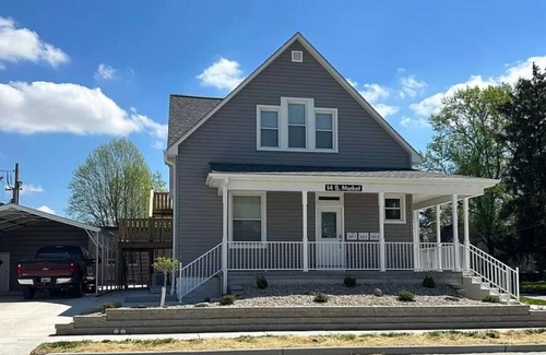 Mascoutah Casa | Main Stay on Market -Military/Healthcare Friendly