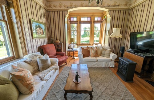Conical Hill Casa | Mainholm Lodge