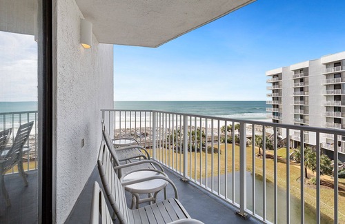 Tang-O-Mar Condominio | Mainsail 158 - Gulf Front, Free Beach Service, Community Pool, Hot Tub!