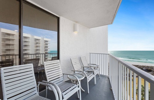 Tang-O-Mar Condominio | Mainsail 158 - Gulf Front, Free Beach Service, Community Pool, Hot Tub!