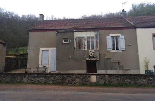 Le Creusot Casa | Maison à l'ancienne avec grand terrain , animaux bienvenus