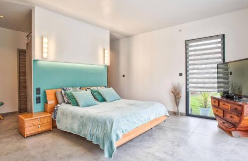 Ranville Casa | Maison élégante avec jacuzzi, confort moderne et histoire à Ranville - FR-1-788-44
