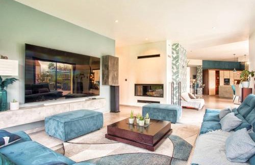 Ranville Casa | Maison élégante avec jacuzzi, confort moderne et histoire à Ranville - FR-1-788-44