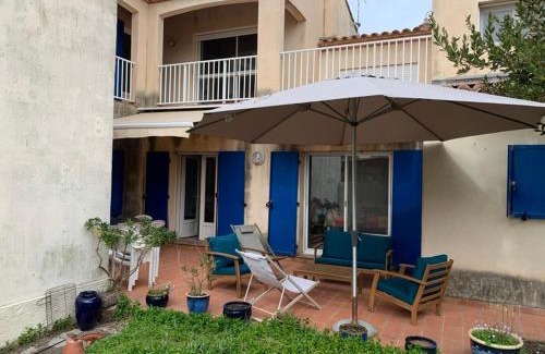 Saintes-Maries-de-la-Mer Casa | Maison 10 pers, proche mer, terrasse, 2 parkings - FR-1-475-219