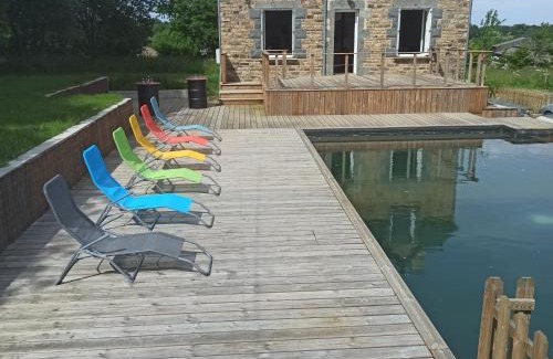 Laurenan Casa | Maison 12 couchages, roulottes et piscine naturelle