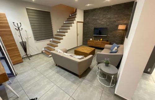 Jumet Casa | Maison 3 chambres proximité aéroport et grand axes