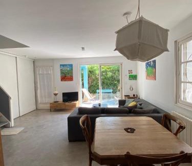 Gruissan Plage Casa | Maison 300 m de la plage avec un bel extérieur