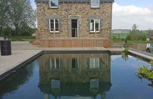 Laurenan Casa | Maison 4 Personnes Avec Piscine Naturelle, Animaux Acceptés