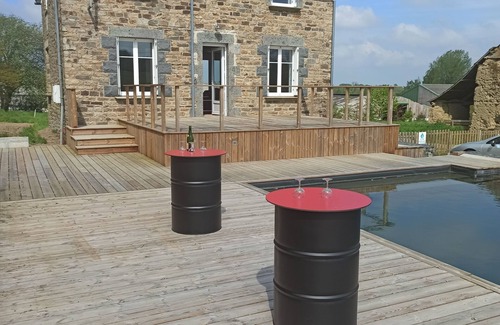 Laurenan Casa | Maison 4 Personnes Avec Piscine Naturelle, Animaux Acceptés