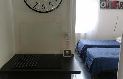 Le Pont-de-Claix Apartamento | Maison 48m2 deux chambres cour privé et personnelle pour motos ou voitures 4 Pers proche mairie et bus tram