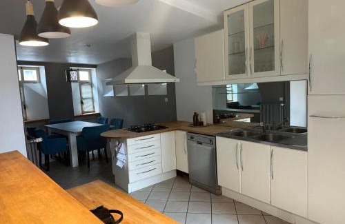 Bourgoin-Jallieu Casa | Maison 6 ch avec jacuzzi, PROMO AUTOMNE 2025