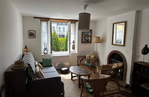 La Chapelle-Montligeon Casa | Maison au Coeur du Célèbre Village de la Chapelle Montligeon