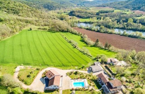 Saint-Gery Casa | Maison accueillante à Saint-Géry avec piscine partagée