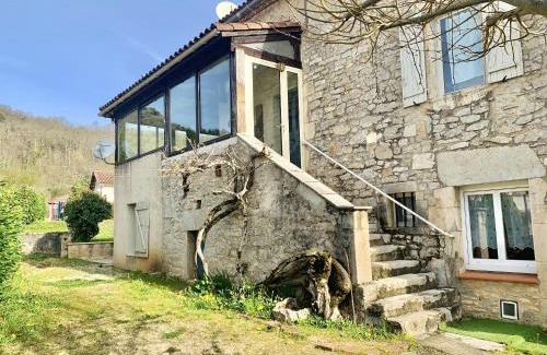 Saint-Gery Casa | Maison accueillante à Saint-Géry avec piscine partagée