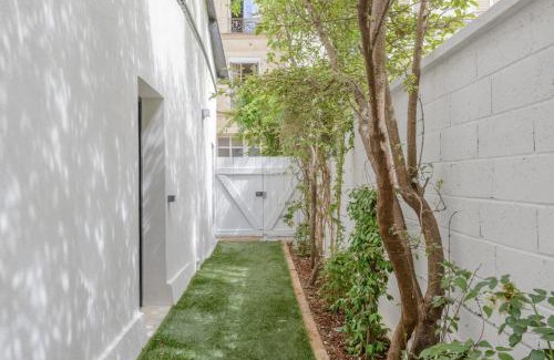 14th Arrondissement Casa | Maison Alcôme - Elegant Artist's Residence with Private Garden