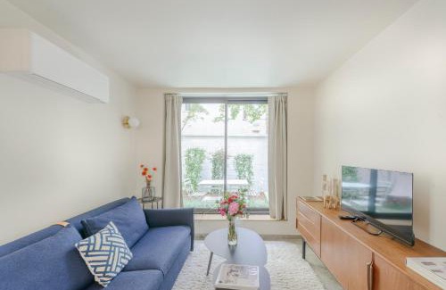 14th Arrondissement Casa | Maison Alcôme - Elegant Artist's Residence with Private Garden