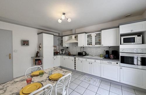 Sille-le-Philippe Casa | Maison Angelo - Piscine - Jardin - 6p