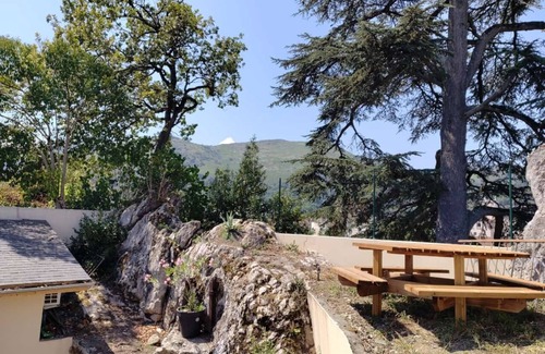 Lourdes Casa | Maison Atypique Montée sur un Rocher