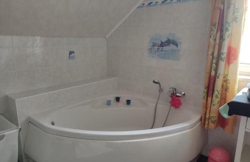 Aywaille Casa | maison au bord du bois toute équipée avec jaccuzzi