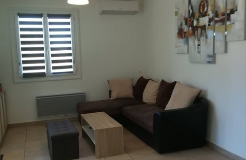 Velleron Casa | Maison au Calme en Campagne