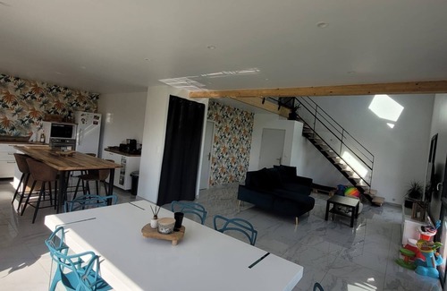 Loucelles Casa | Maison au Calme Entre Caen et Bayeux, Nombreuses Places de Stationnement