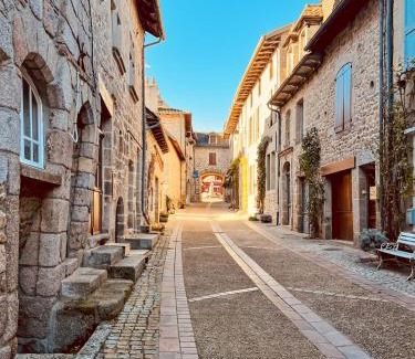 Marcoles Casa | Maison au coeur de MARCOLES, 2ch, 4pers, jardin