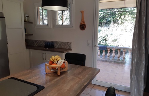 Brignoles Casa | Maison au Milieu des Bois, Avec Piscine