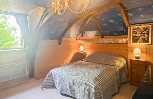 Drugeac Casa | Maison Auvergnate à côté de Salers - 4 chambres - parking, garage - jardin - salle de jeux