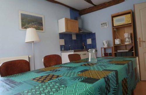 Tournemire Apartamento | Maison aux volets rouges