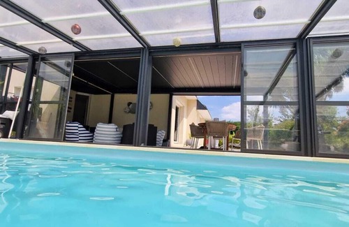Locmaria-Grand-Champ Casa | Maison Avec Piscine Couverte et Chauffée et Pergola Bioclimatique de 30m²