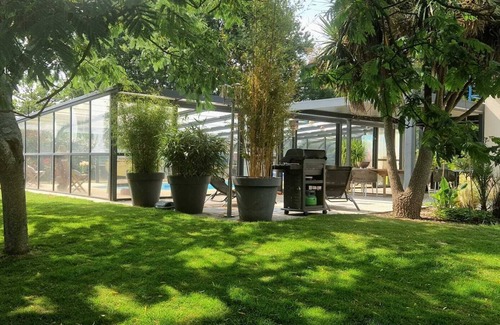Locmaria-Grand-Champ Casa | Maison Avec Piscine Couverte et Chauffée et Pergola Bioclimatique de 30m²