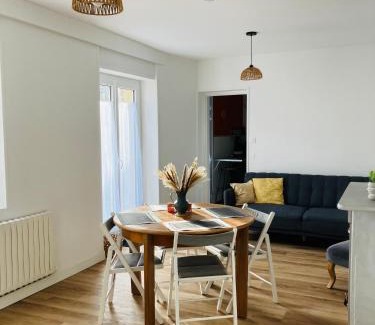 Montfort-le-Gesnois Casa | Maison avec 2 chambres et jardin