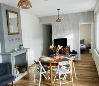 Montfort-le-Gesnois Casa | Maison avec 2 chambres et jardin