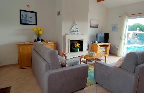 Saint-Jean-de-Monts Casa | Maison avec 2 chambres, piscine privée et jardin clos à Saint-Jean-de-Monts - FR-1-323-439
