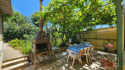 Saint-Esteve Casa | Maison avec 3 chambres et jardin